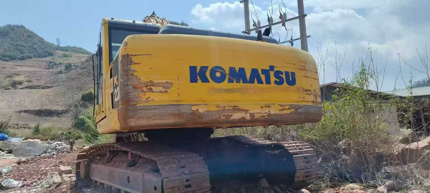Buy Komatsu PC200-8 Used Excavator / 1