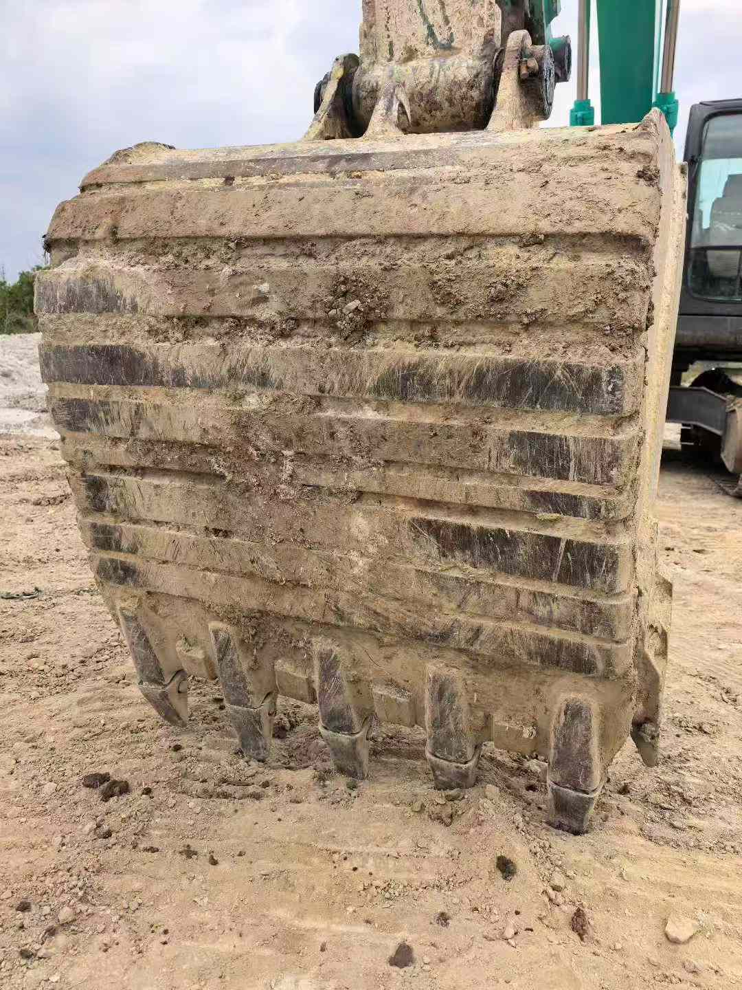 Buy Kobelco SK200 Used Excavator / 5 Used Kobelco SK200 Excavator 2016 Model / 5