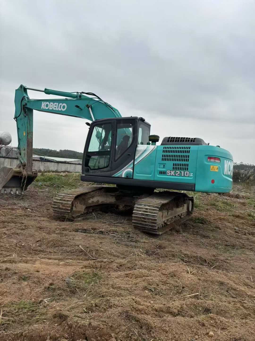 Buy Kobelco SK210 Used Excavator / 1