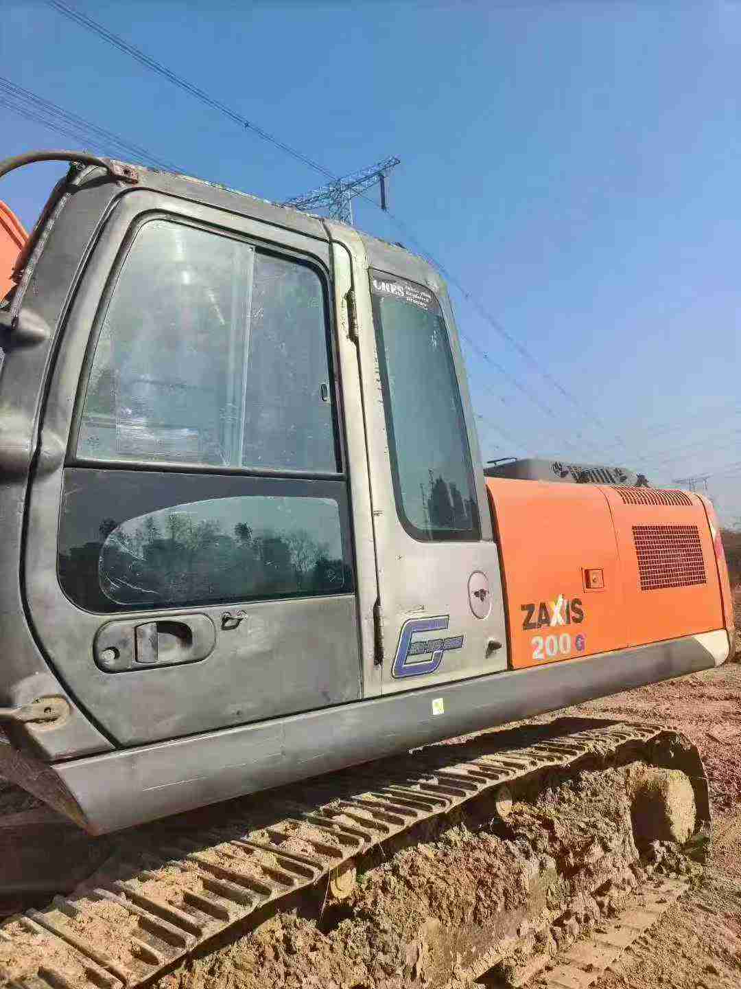 Buy Hitachi ZAXIS200 Used Excavator / 1