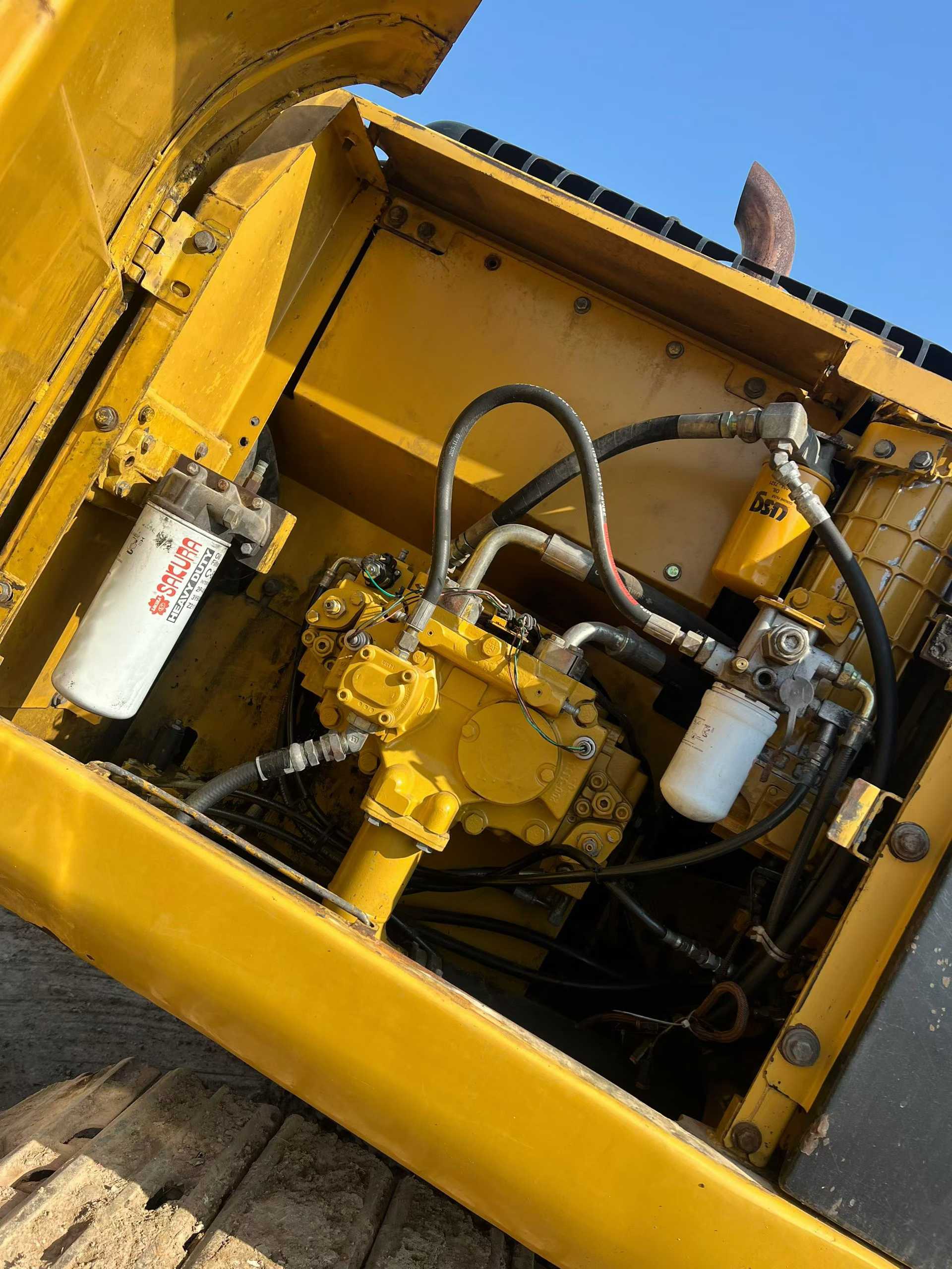 Used Caterpillar 320D Excavator 2016 Model / 8