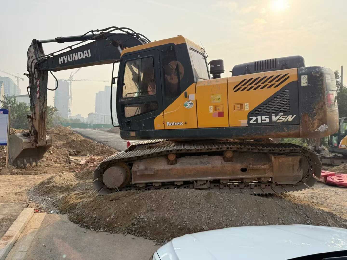 Buy Hyundai R215VS Used Excavator / 2 Used Hyundai R215VS Excavator 2021 Model / 2