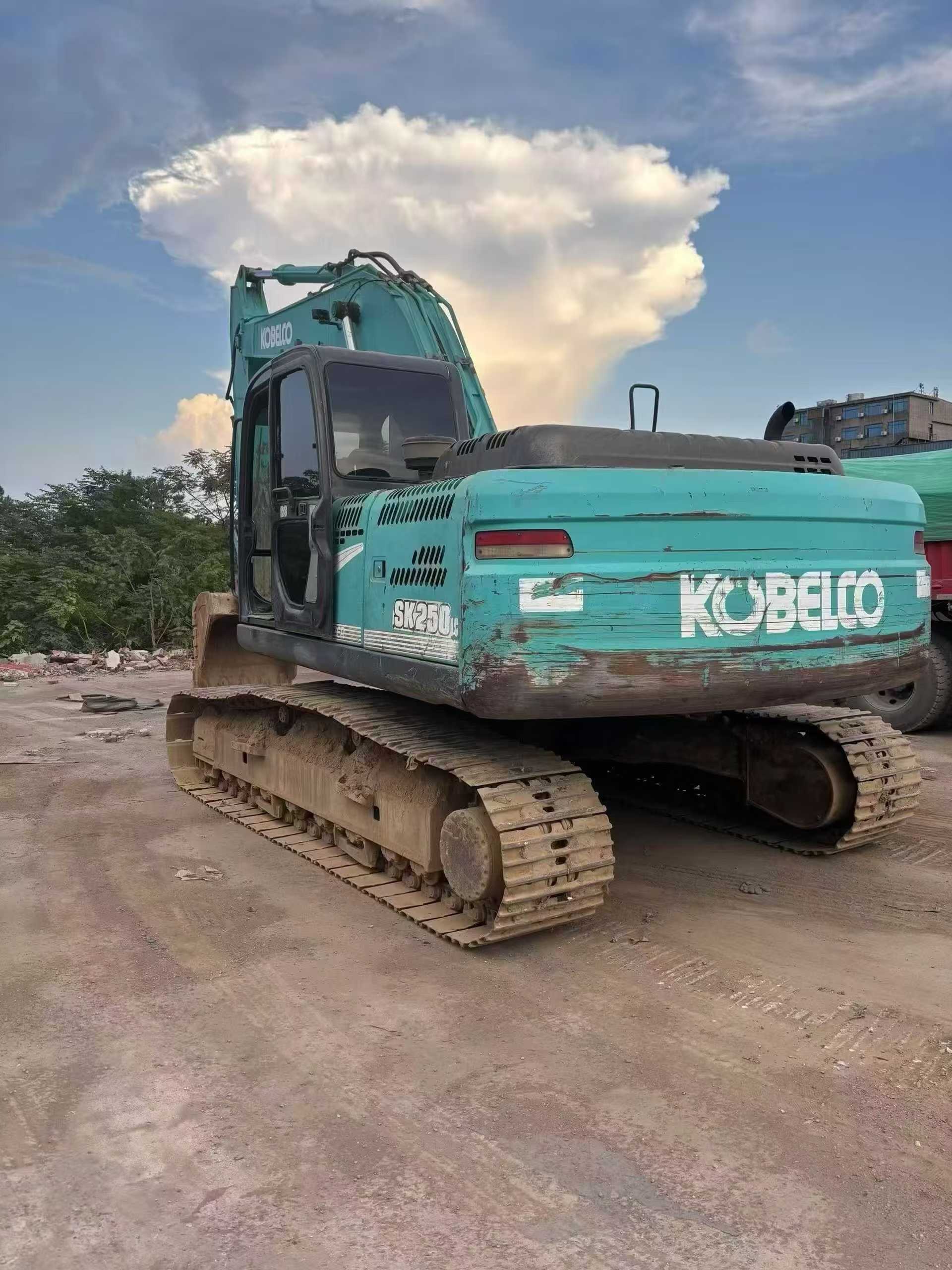 Buy Kobelco SK210 Used Excavator / 2 Used Kobelco SK210 Excavator 2010 Model / 2