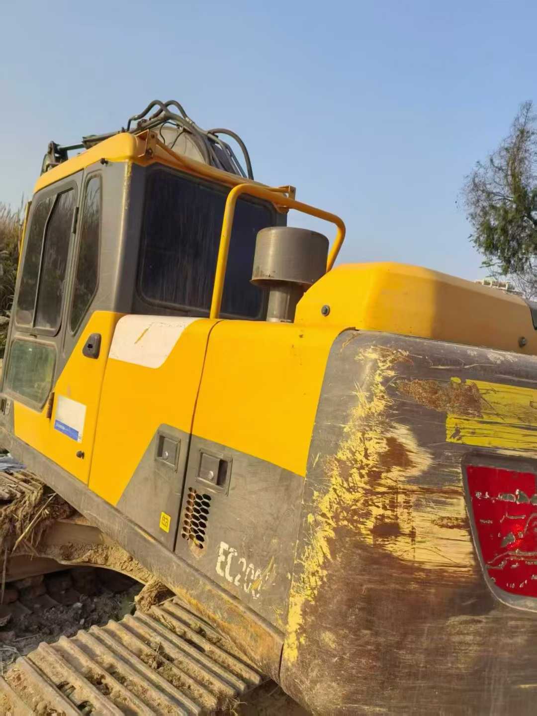 Buy Volvo EW70 Used Excavator / 2 Used Volvo EW70 Excavator 2016 Model / 2