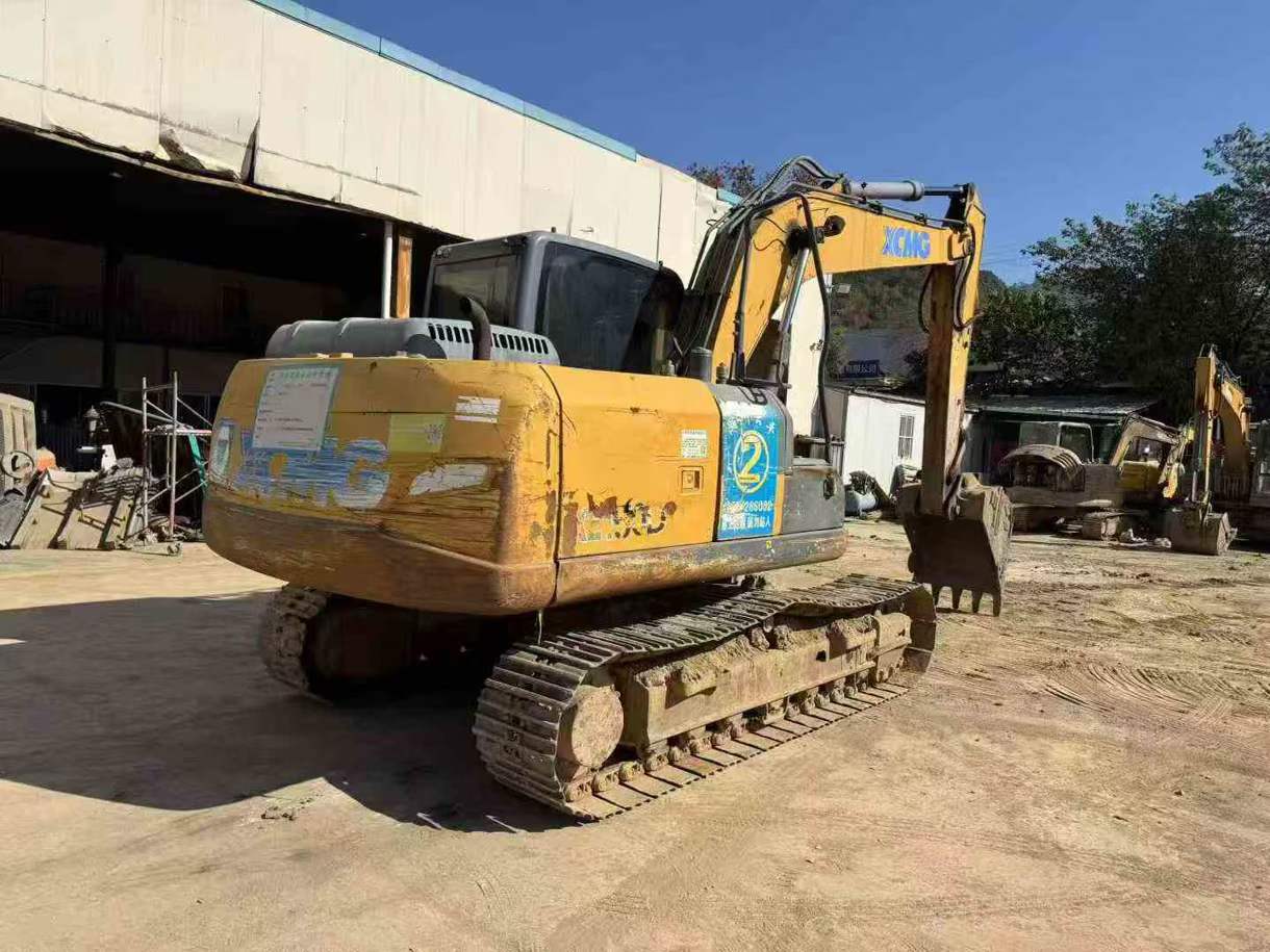 Buy XCMG XE135GA Used Excavator / 1