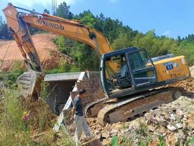 Buy Hyundai R215-7C Used Excavator / 5 Used Hyundai R215-7C Excavator 2014 Model / 5