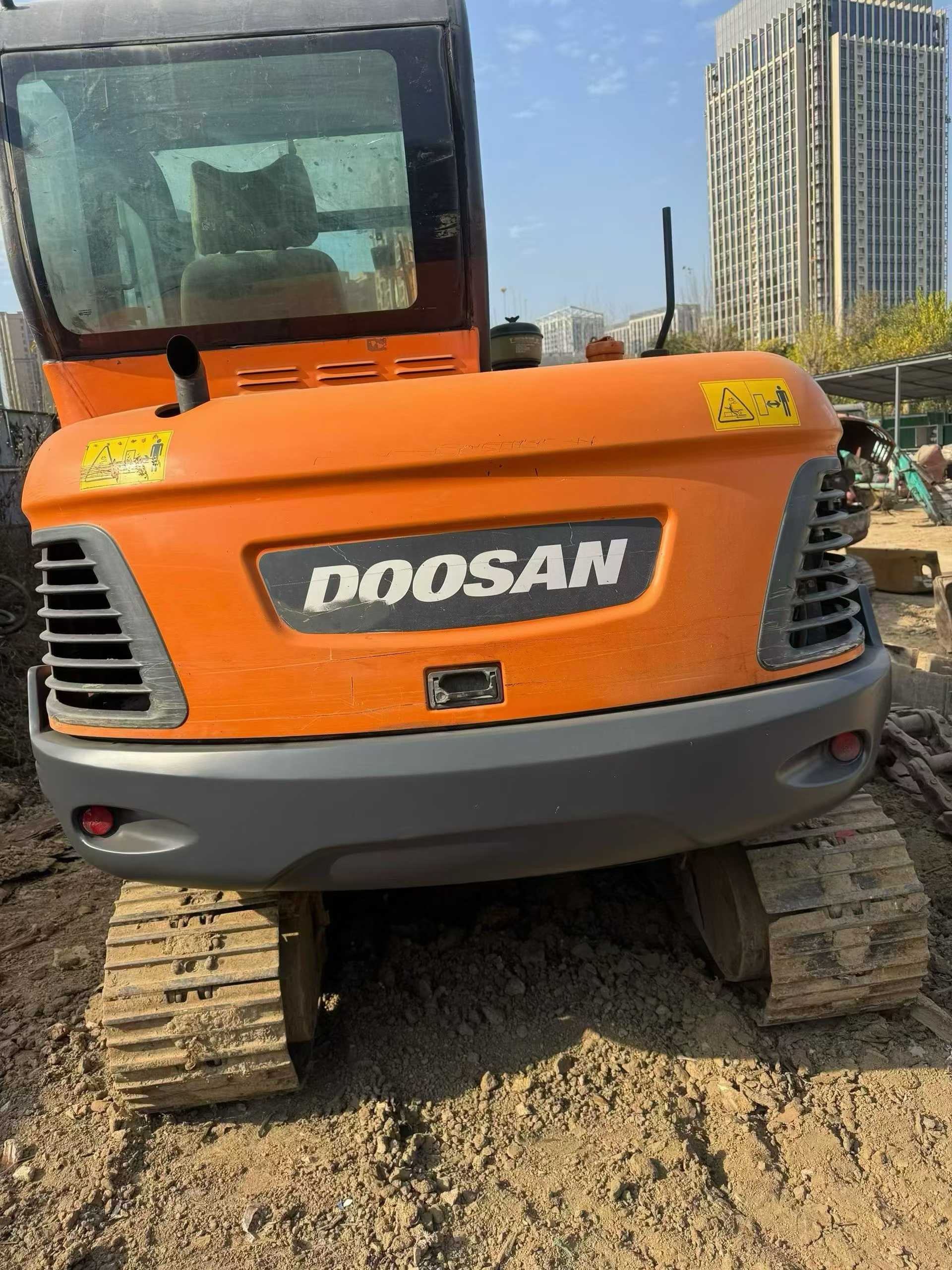 Buy Doosan DX60 Used Excavator / 6 Used Doosan DX60 Excavator 2020 Model / 6
