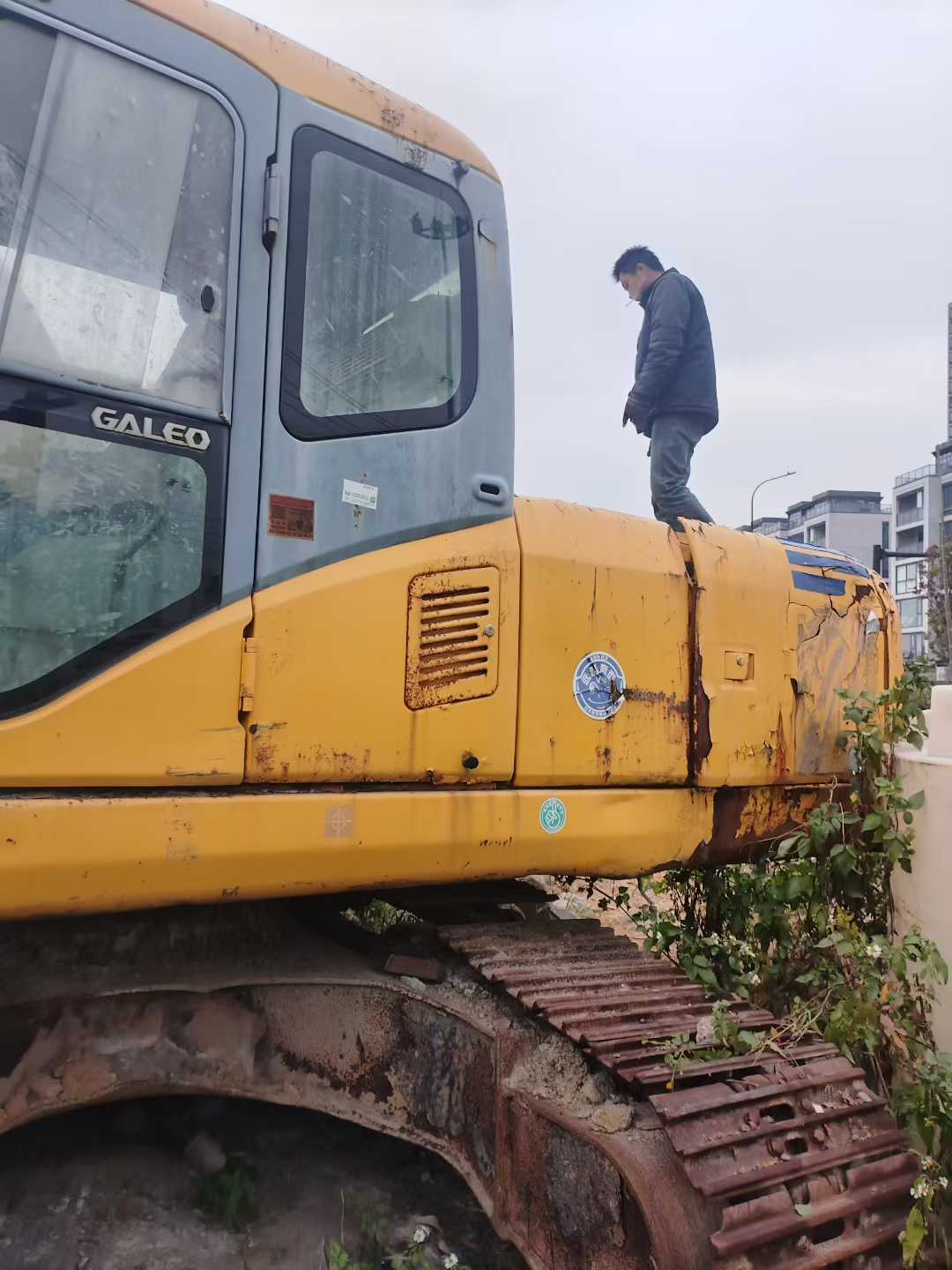 Buy Komatsu PC200 Used Excavator / 1