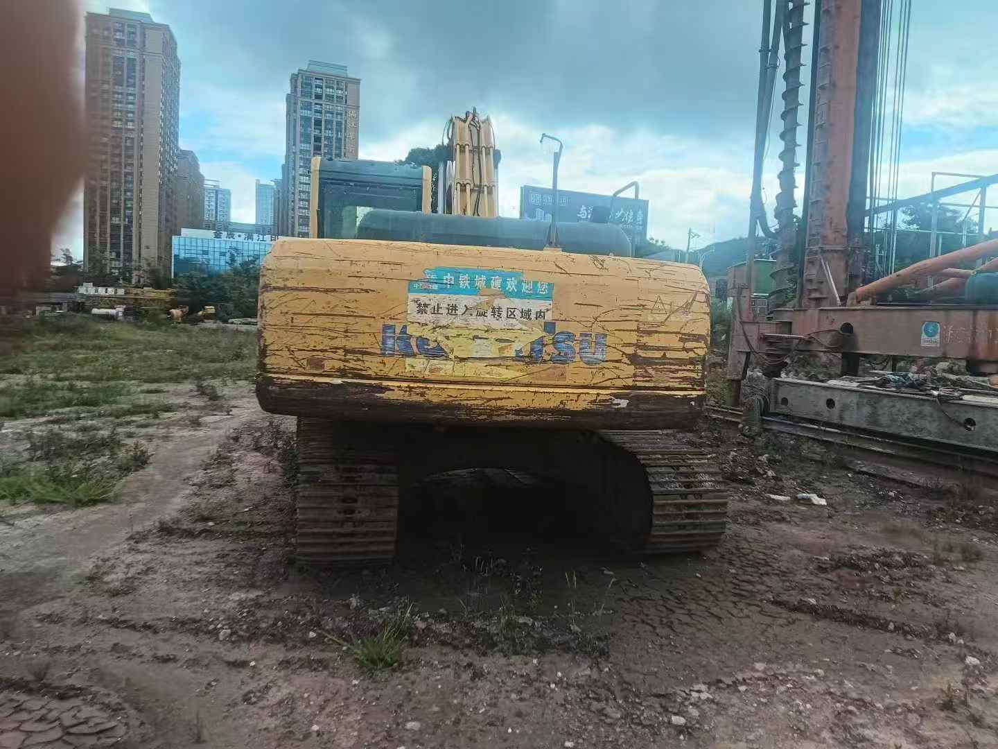 Buy Komatsu PC220-8 Used Excavator / 2 Used Komatsu PC220-8 Excavator 2016 Model / 2