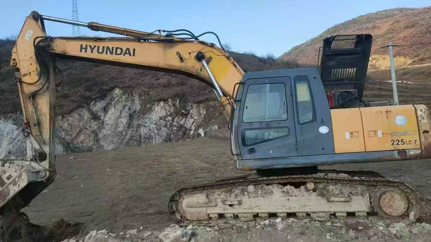 Buy Hyundai R225-7 Used Excavator / 3 Used Hyundai R225-7 Excavator 2016 Model / 3