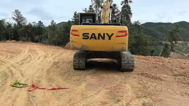 Buy Sany SY215W Used Excavator / 1