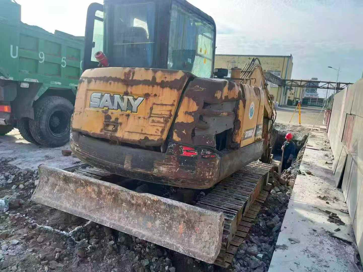 Buy Sany SY60 Used Excavator / 1