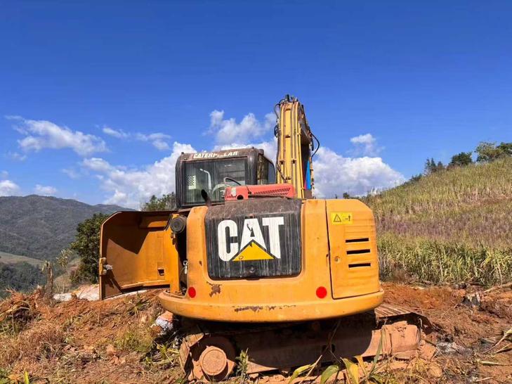 Buy Caterpillar 307V2 Used Excavator / 1