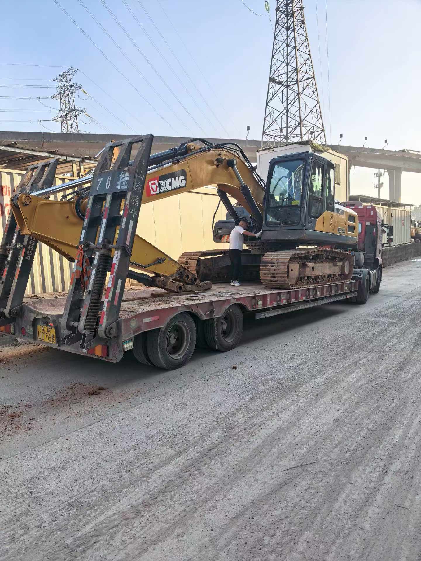 Buy XCMG LW200 Used Excavator / 2 Used XCMG LW200 Excavator 2020 Model / 2