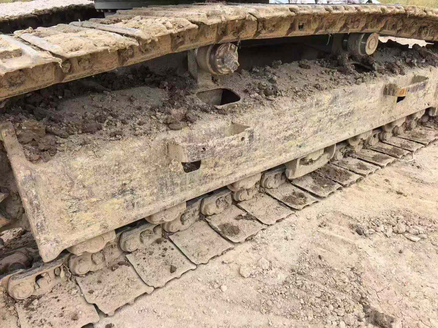 Buy Kobelco SK200 Used Excavator / 4 Used Kobelco SK200 Excavator 2016 Model / 4