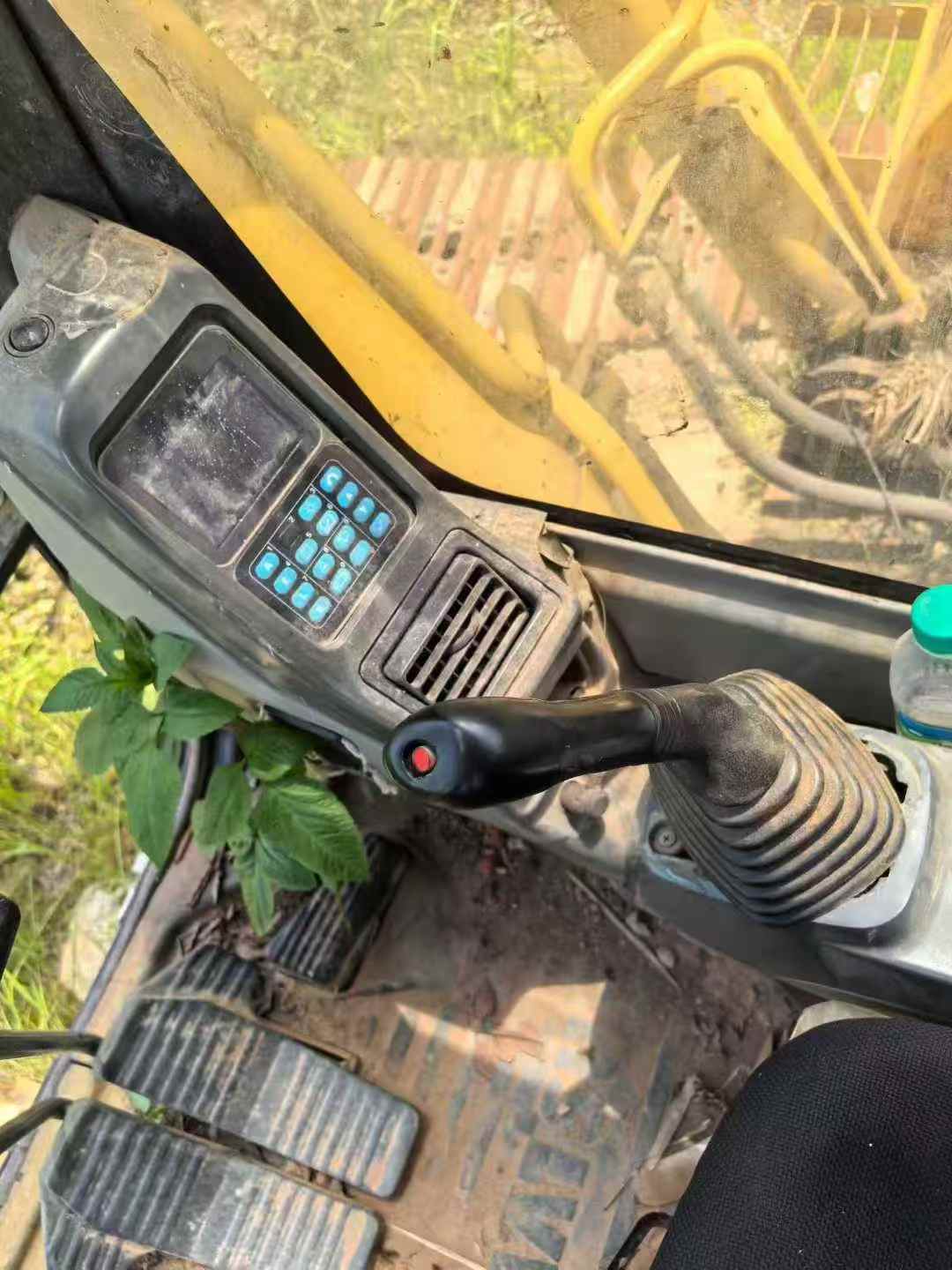 Buy Komatsu PC200 Used Excavator / 8 Used Komatsu PC200 Excavator 2007 Model / 8