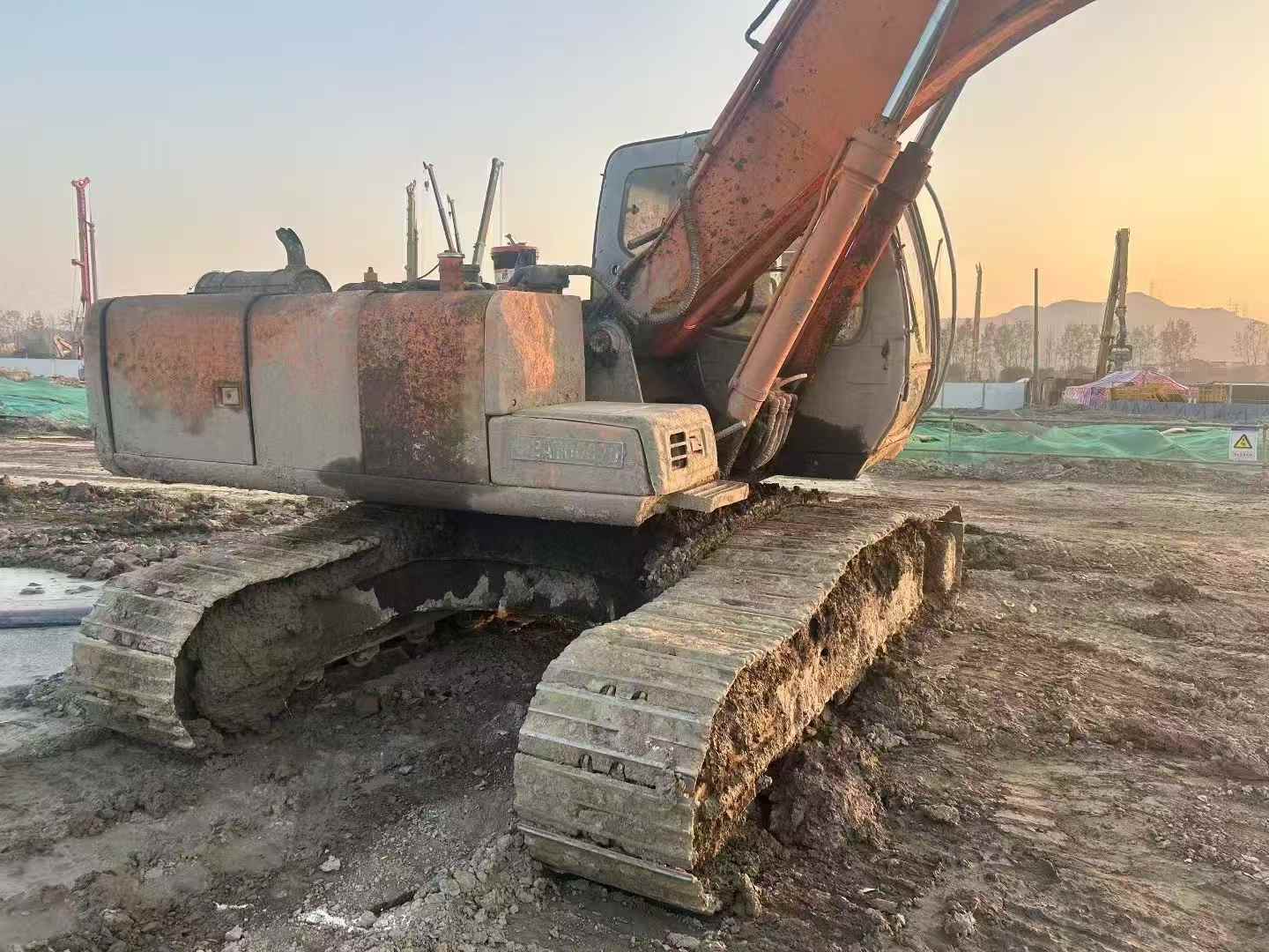 Buy Hitachi ZAXIS200 Used Excavator / 3 Used Hitachi ZAXIS200 Excavator 2016 Model / 3