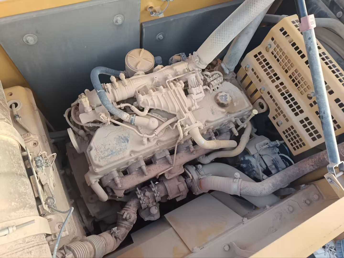 Buy Caterpillar 320E Used Excavator / 8 Used Caterpillar 320E Excavator 2016 Model / 8