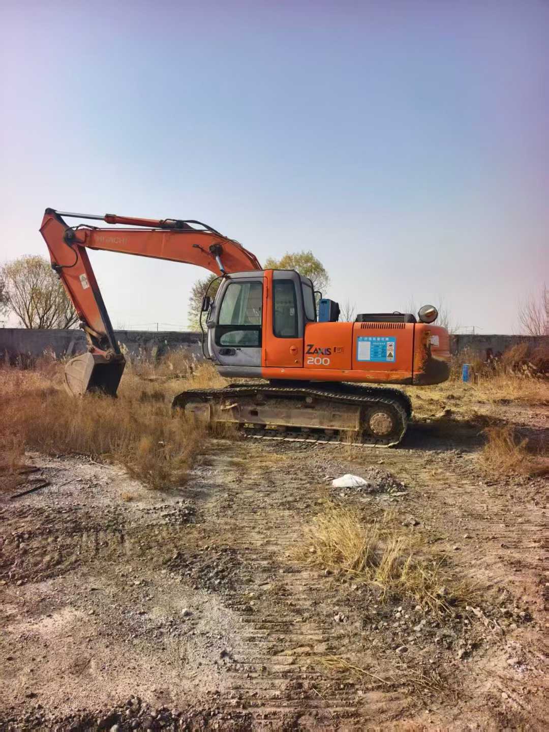 Buy Hitachi ZAXIS200 Used Excavator / 1