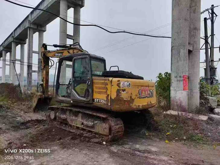 Buy Sany SY135 Used Excavator / 1