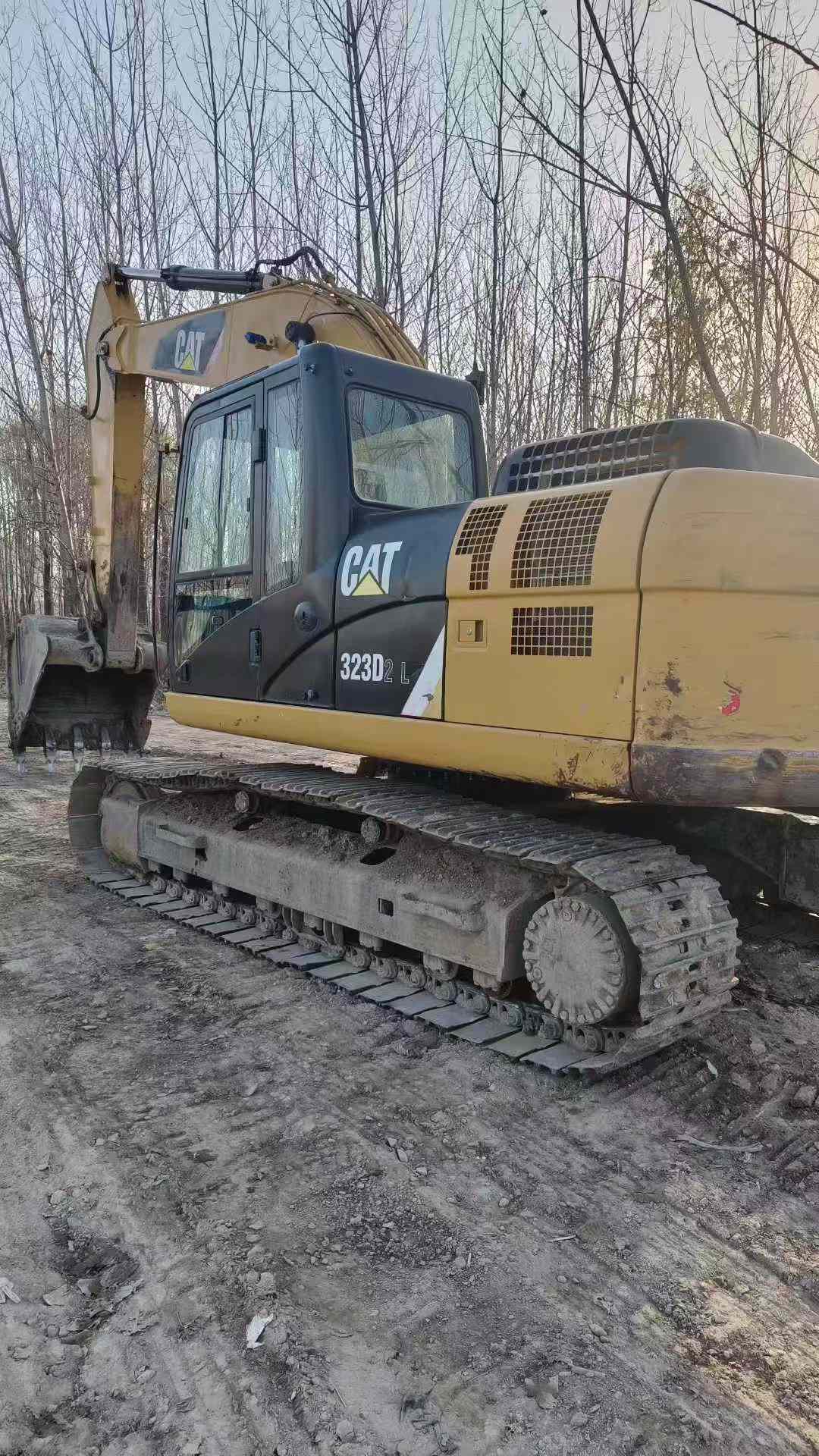 Buy Caterpillar 323D2L Used Excavator / 3 Used Caterpillar 323D2L Excavator 2014 Model / 3