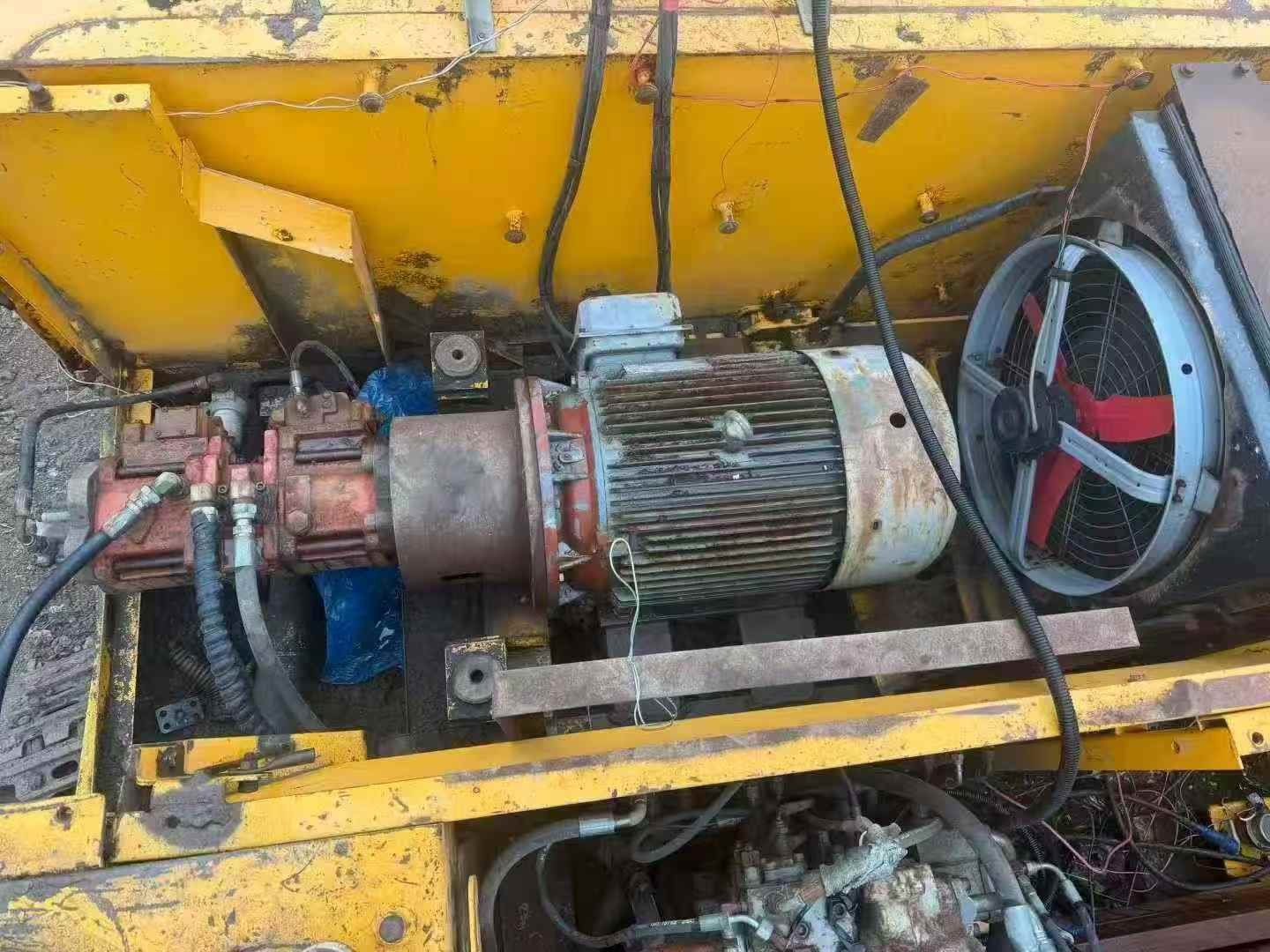 Used Hyundai R215-7 Excavator 2016 Model / 6