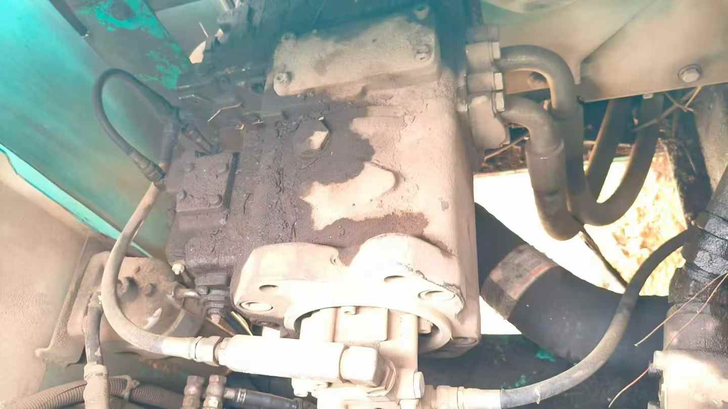 Used Kobelco SK210 Excavator 2016 Model / 6