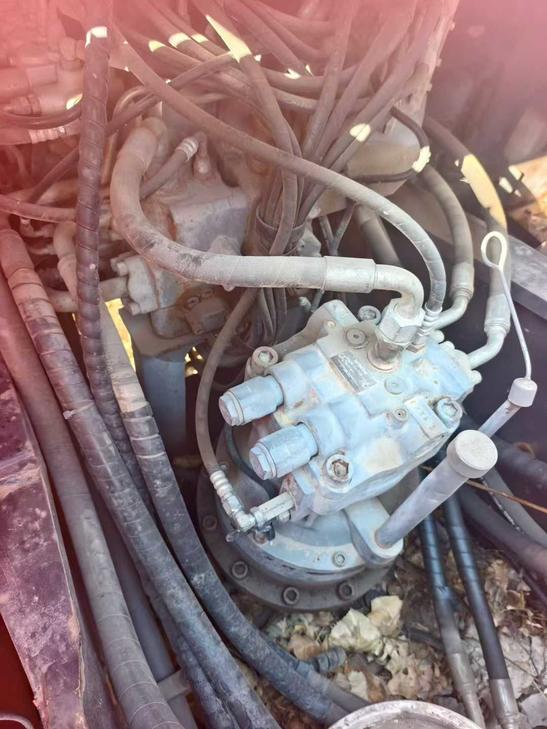 Buy Hitachi ZAXIS200 Used Excavator / 1