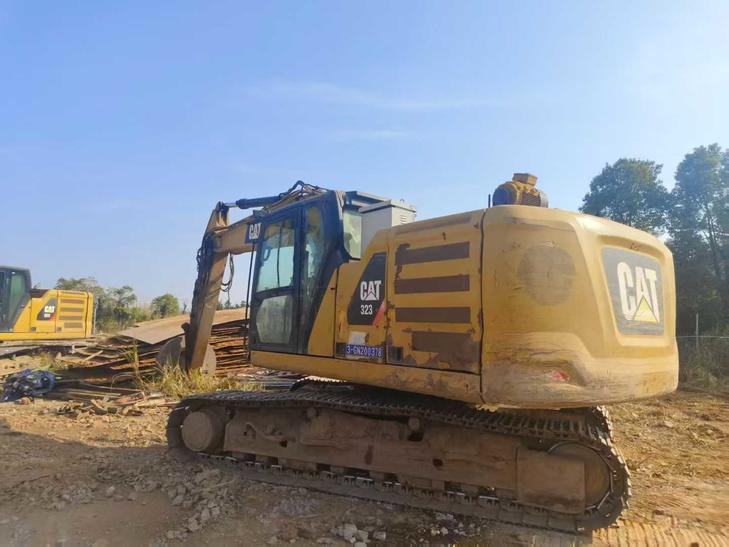 Buy Caterpillar 323 Used Excavator / 1