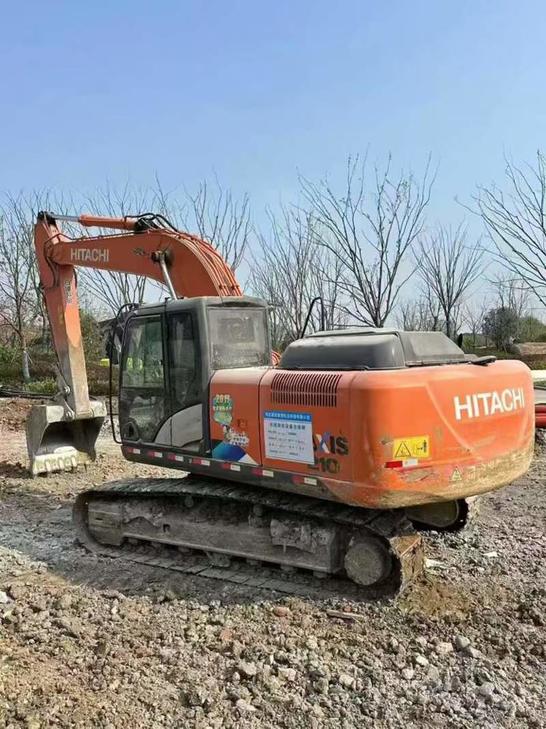 Buy Hitachi ZAXIS200 Used Excavator / 1