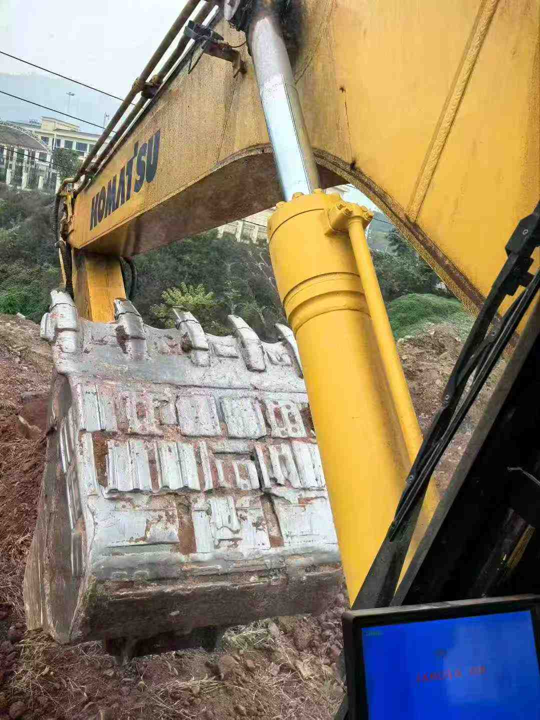 Used Komatsu PC220 Excavator 2017 Model / 2