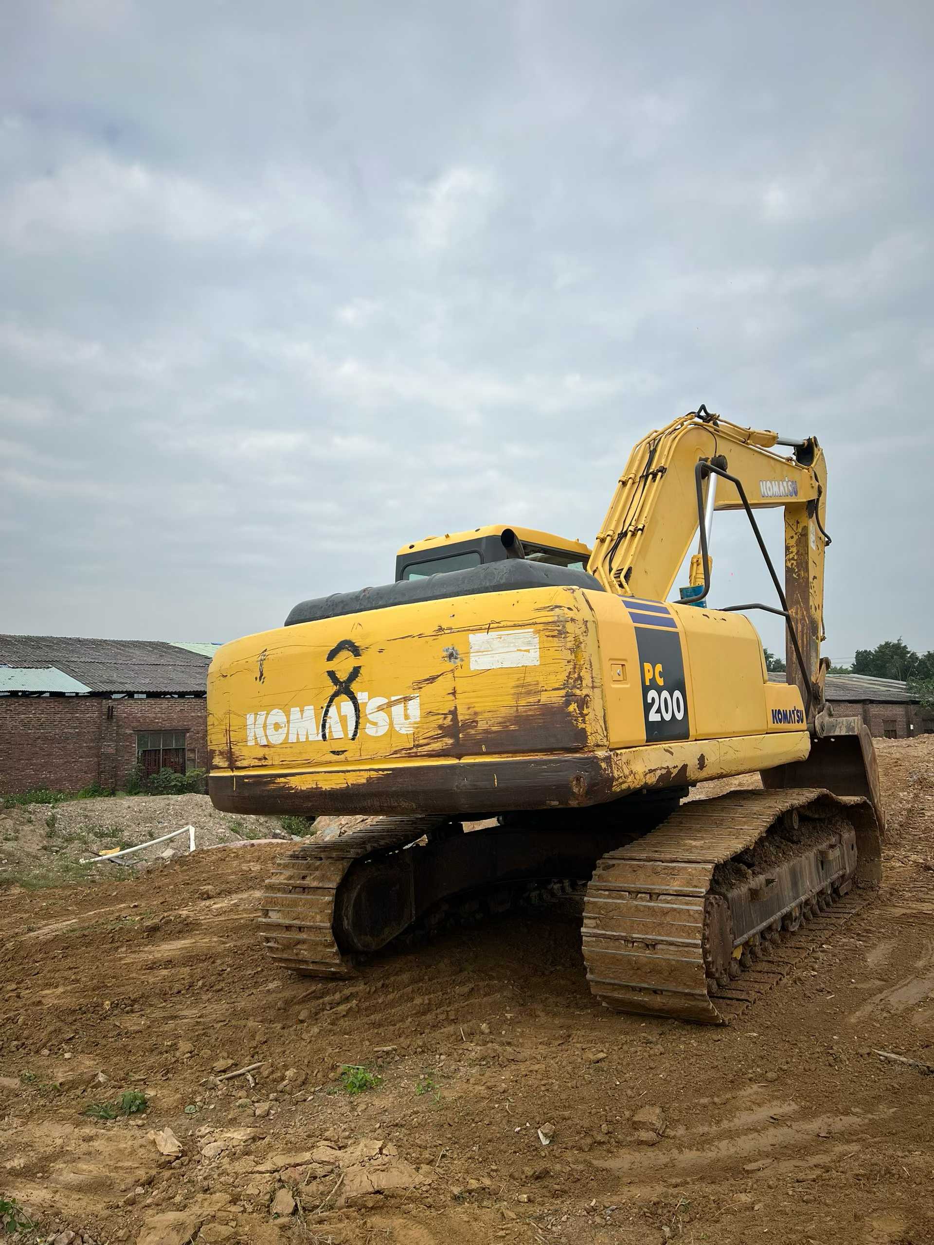 Used Komatsu PW200-7 Excavator 2016 Model / 3