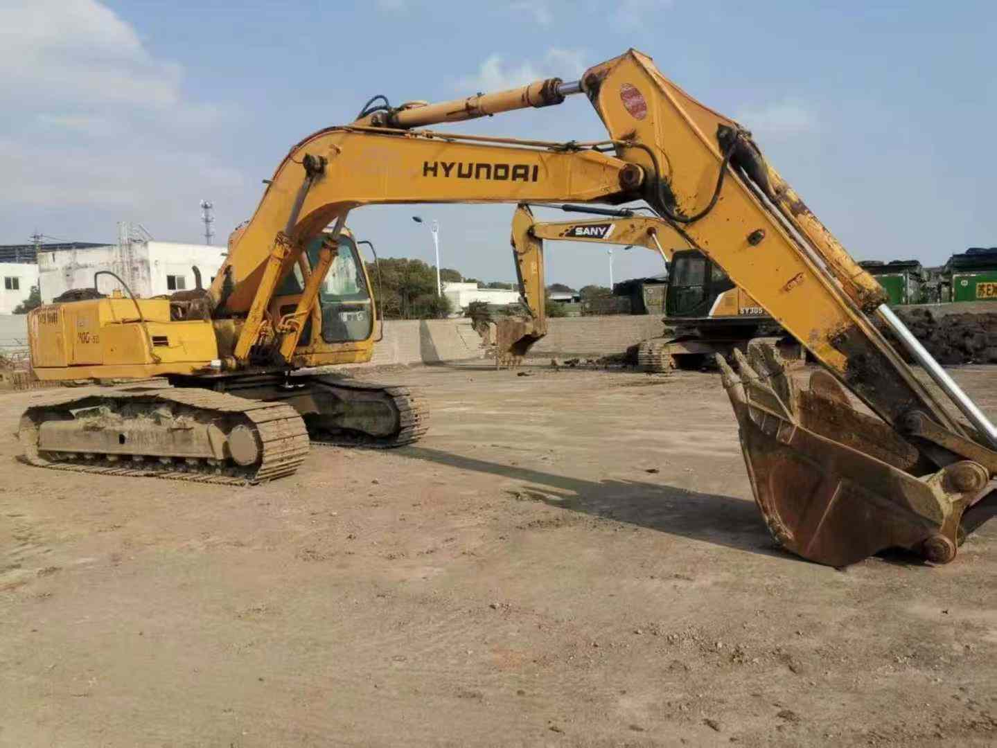 Buy Hyundai R200-5 Used Excavator / 2 Used Hyundai R200-5 Excavator 2016 Model / 2
