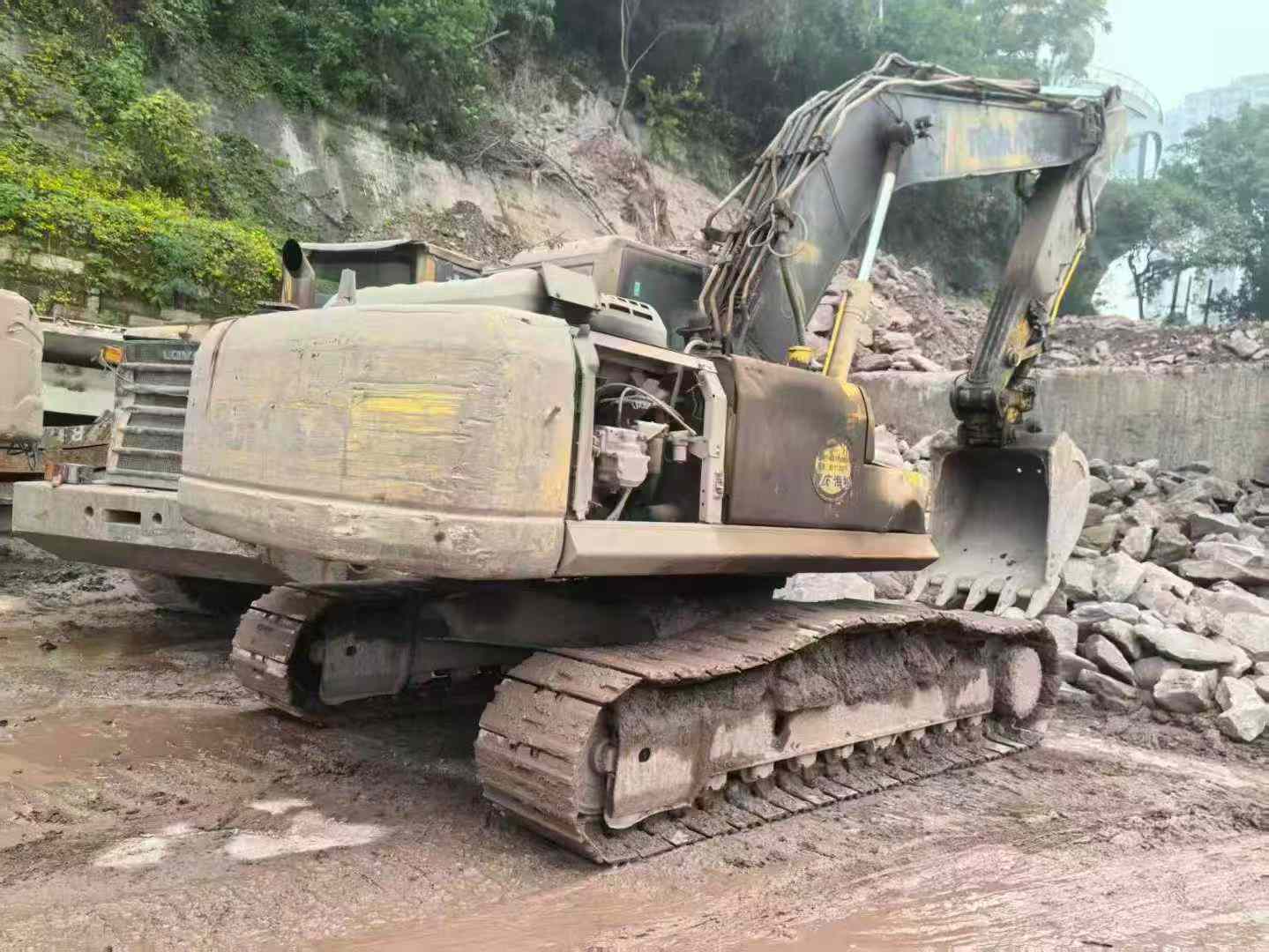 Buy Komatsu PC220-8M0 Used Excavator / 4 Used Komatsu PC220-8M0 Excavator 2021 Model / 4