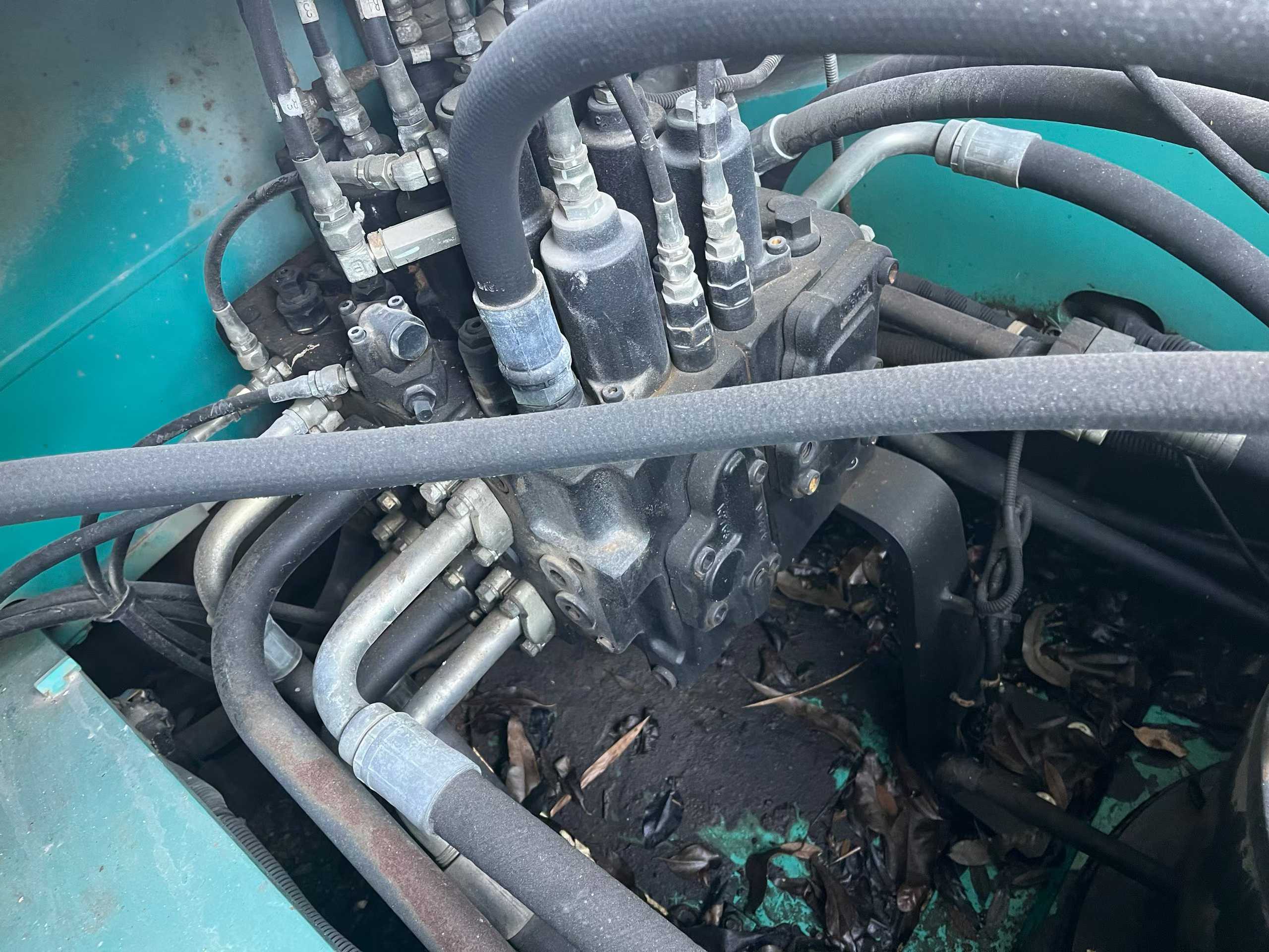 Buy Kobelco SK350LC8 Used Excavator / 1