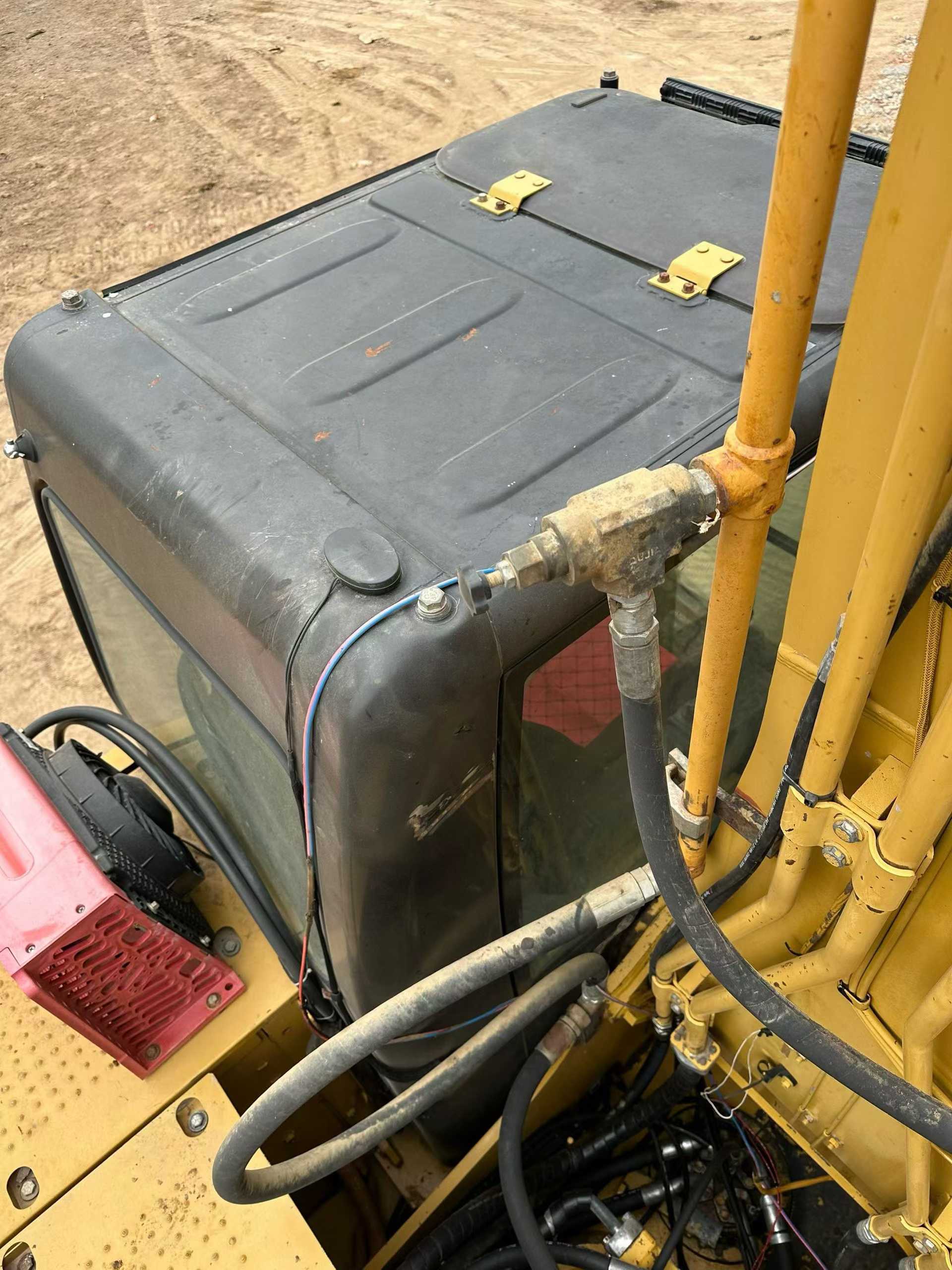 Buy Caterpillar 320D Used Excavator / 8 Used Caterpillar 320D Excavator 2016 Model / 8