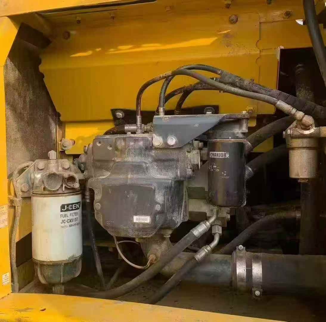 Used Komatsu PC220-8 Excavator 2020 Model / 7