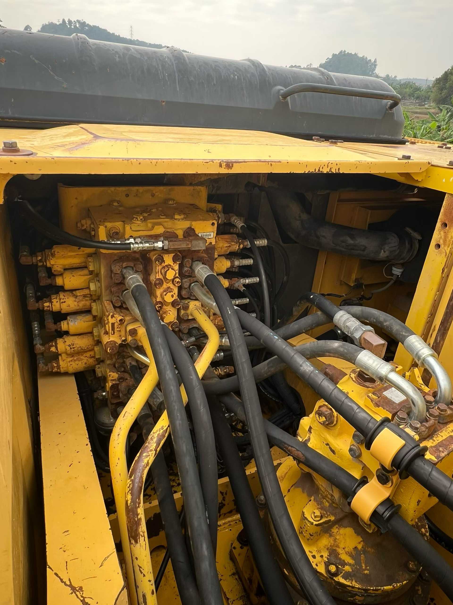 Used Komatsu PW200-7 Excavator 2016 Model / 6