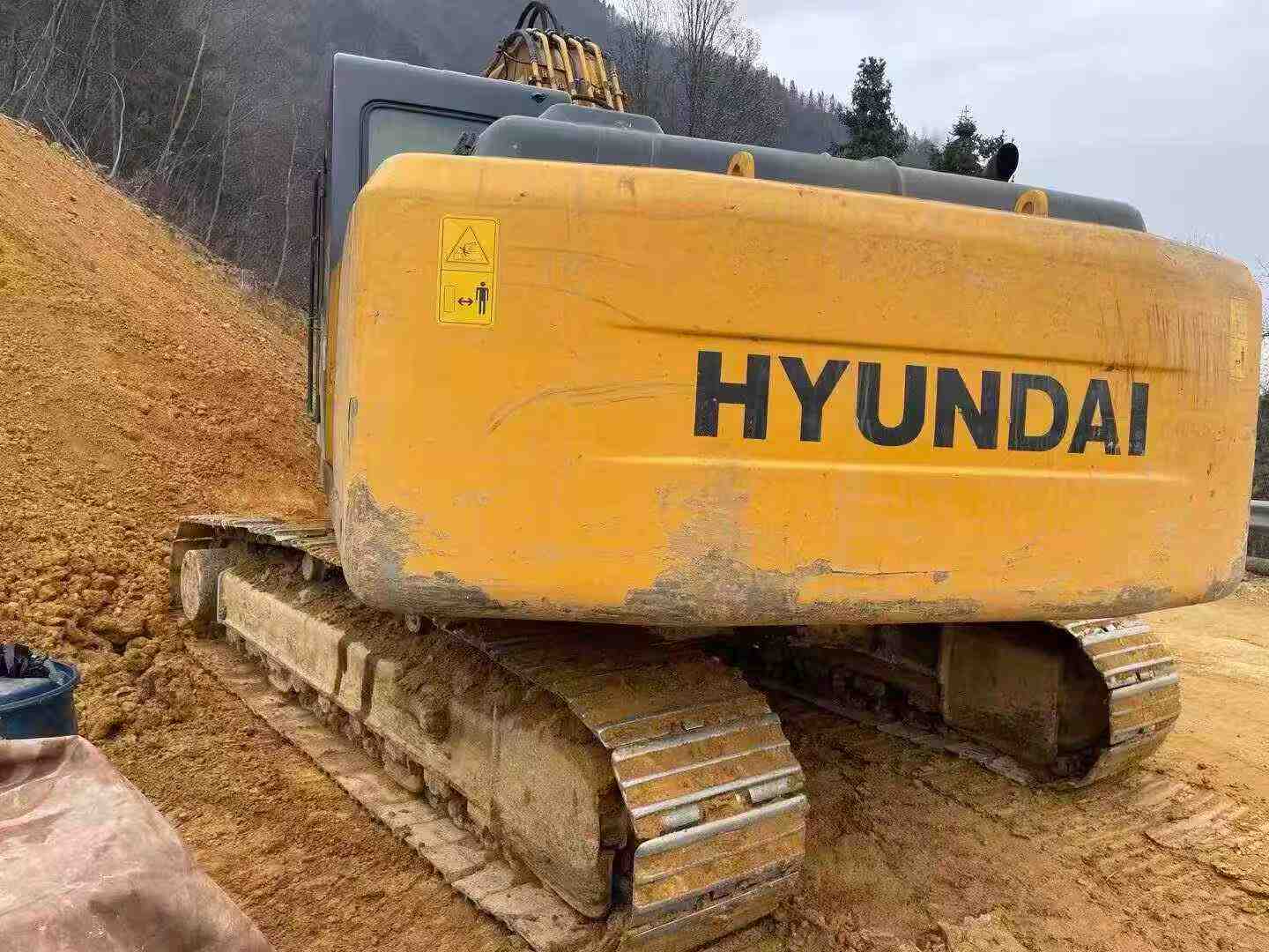 Used Hyundai R225-7 Excavator 2016 Model / 4