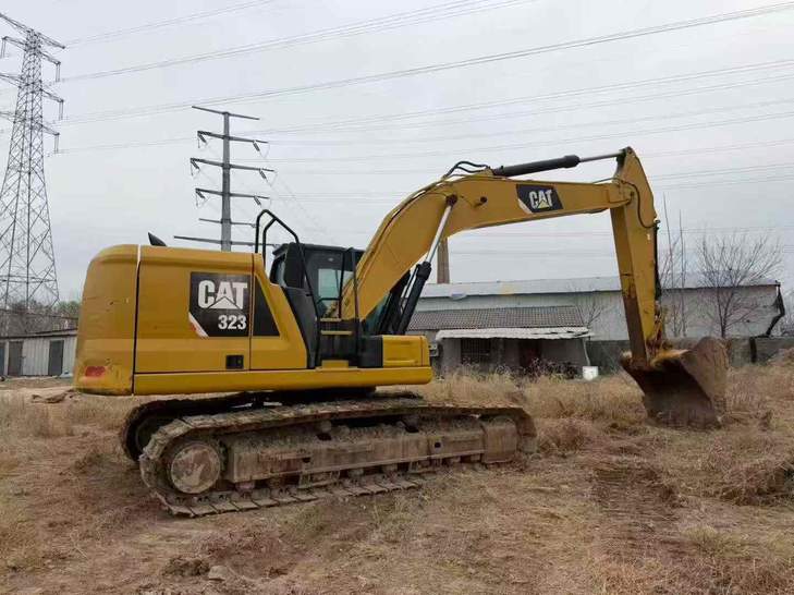 Buy Caterpillar 323 Used Excavator / 1