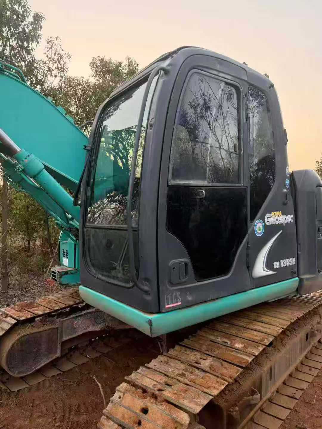 Buy Kobelco SK135 Used Excavator / 1