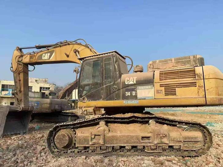 Buy Caterpillar 340DL Used Excavator / 1