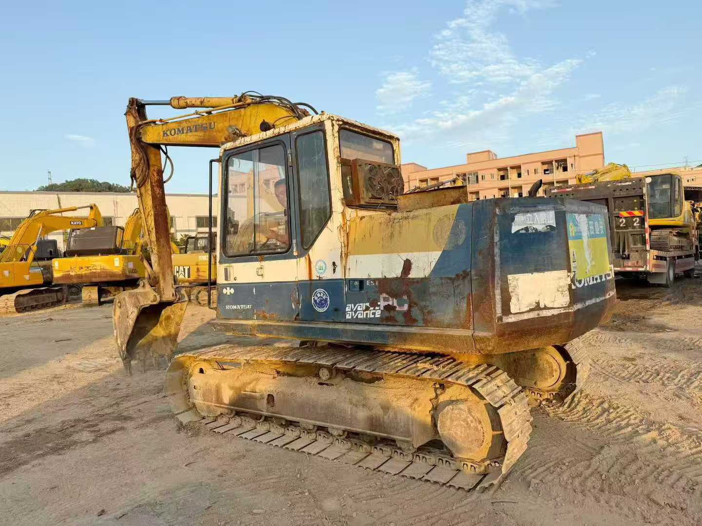 Buy Komatsu PC120-5 Used Excavator / 1