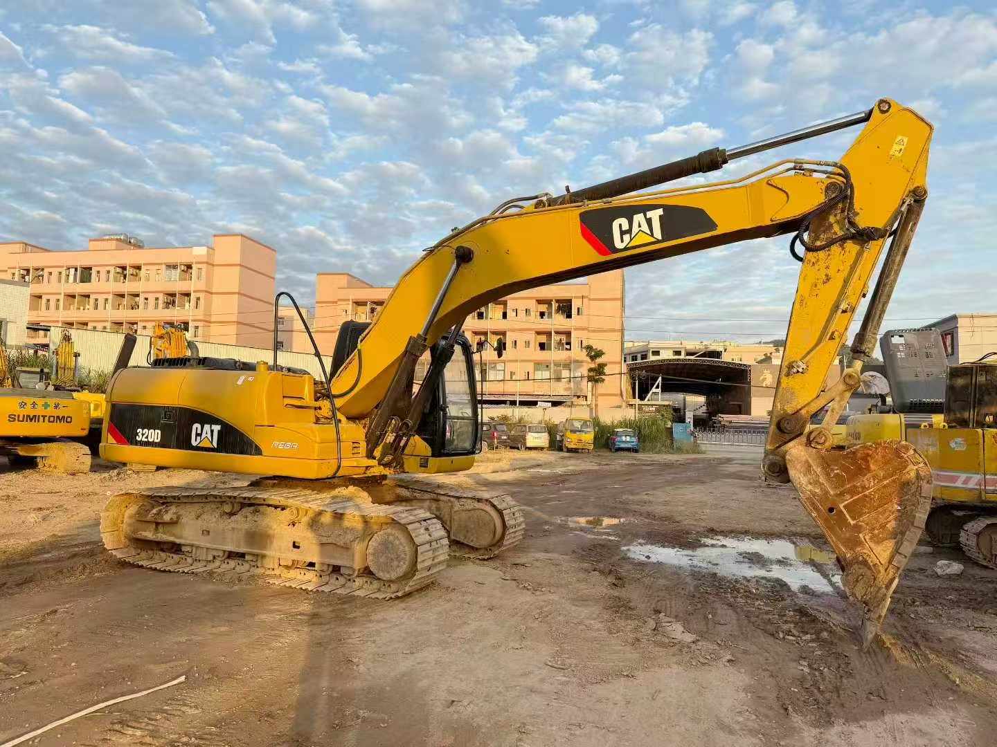 Buy Caterpillar 320D Used Excavator / 2 Used Caterpillar 320D Excavator 2016 Model / 2
