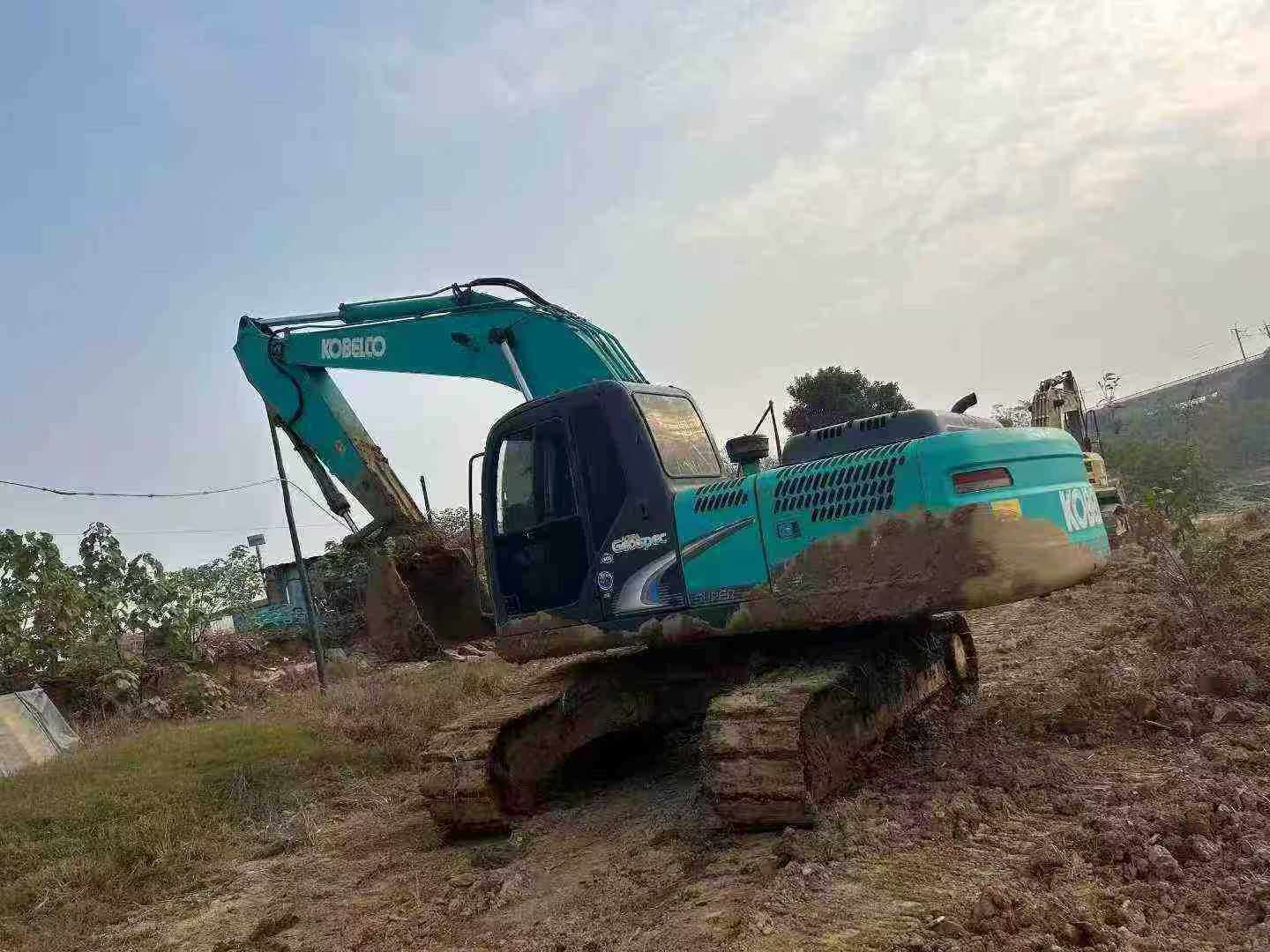 Used Kobelco SK200 Excavator 2015 Model / 2