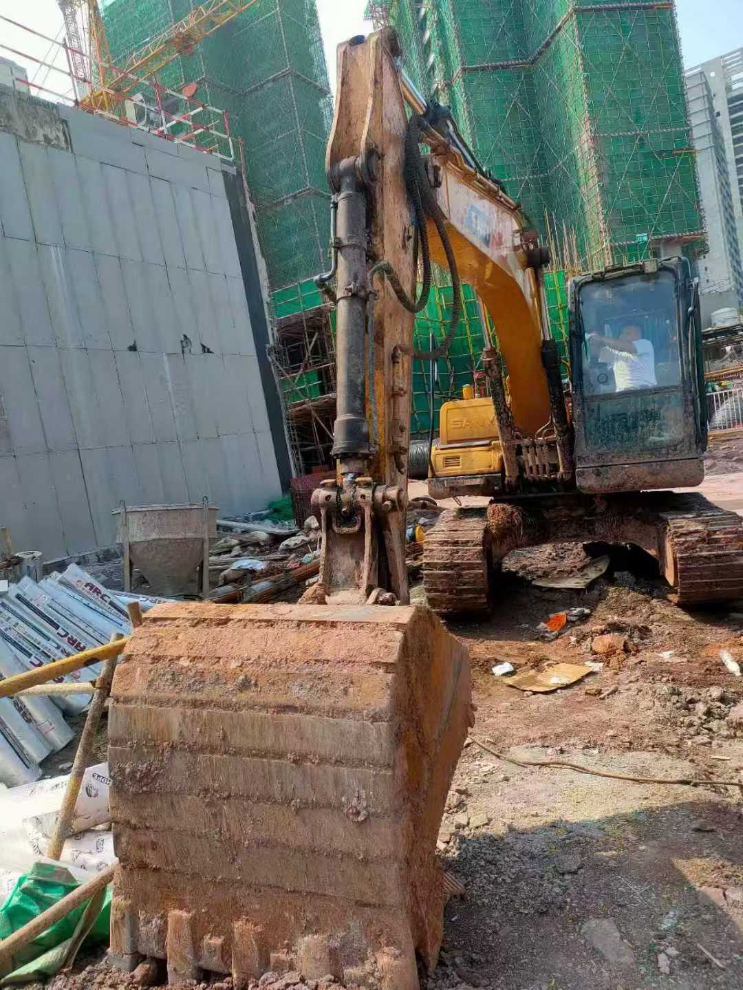 Buy Sany SY125H Used Excavator / 1