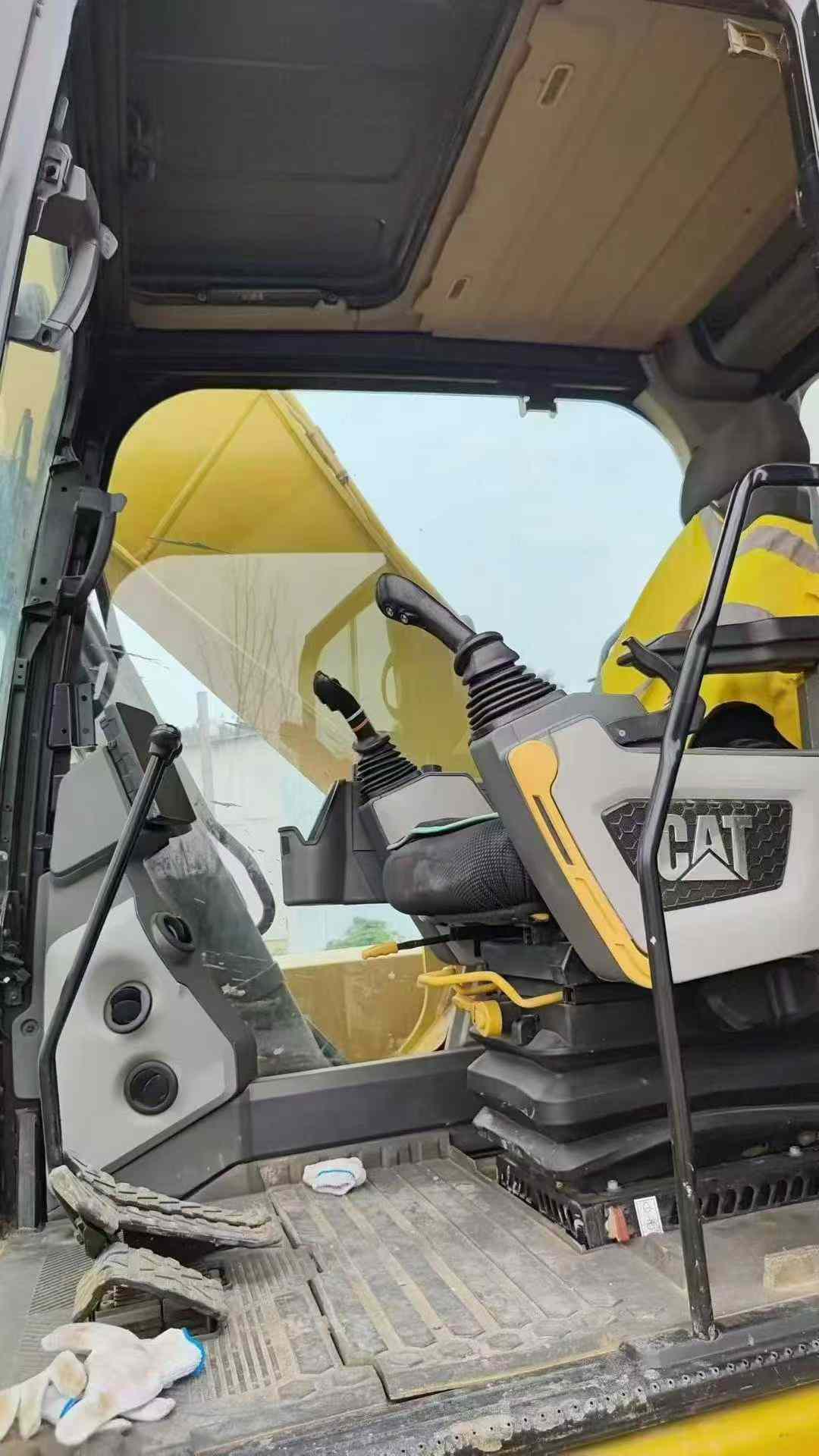 Used Caterpillar 323 Excavator 2019 Model / 9