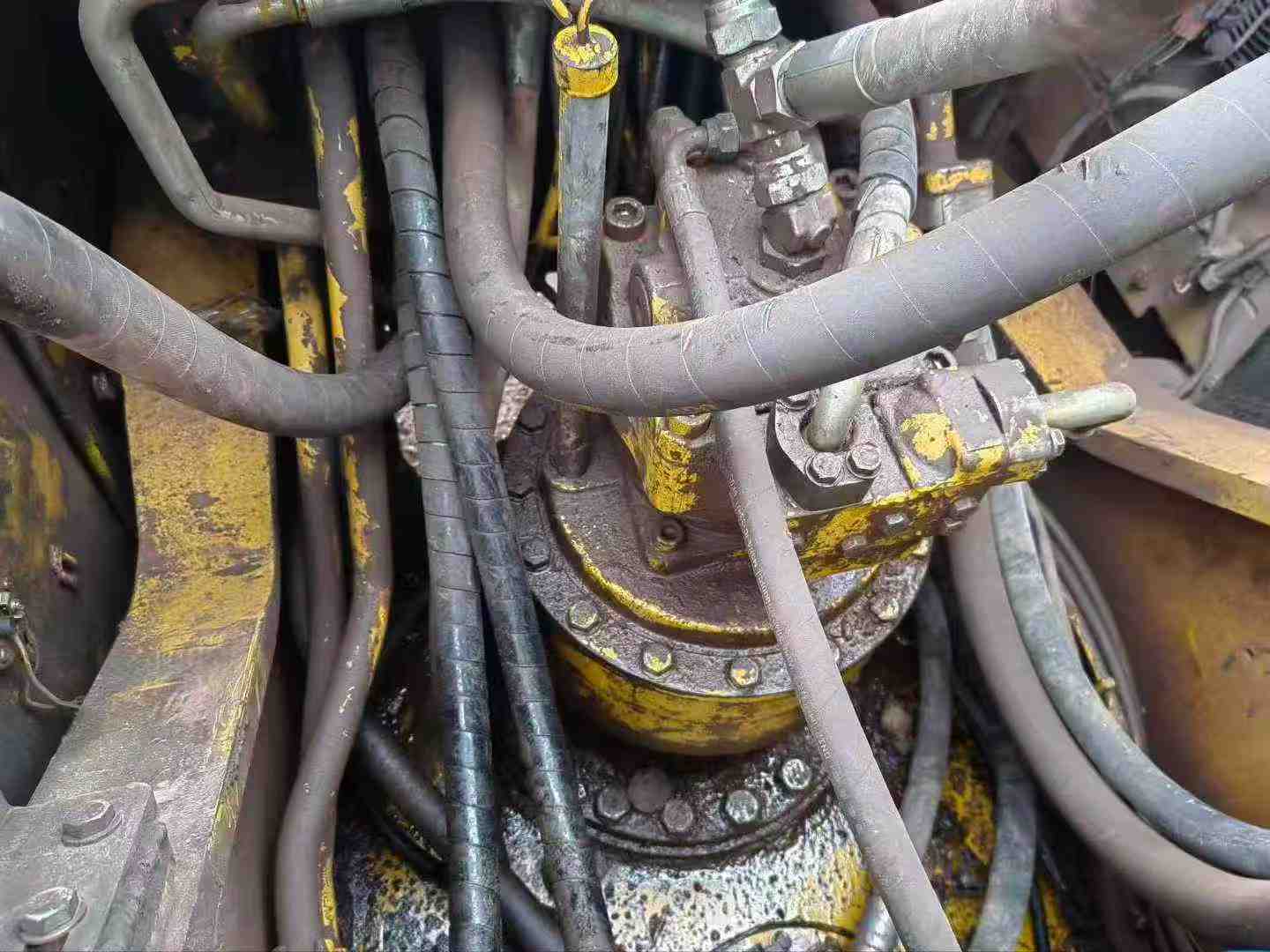 Buy Caterpillar 329D Used Excavator / 1