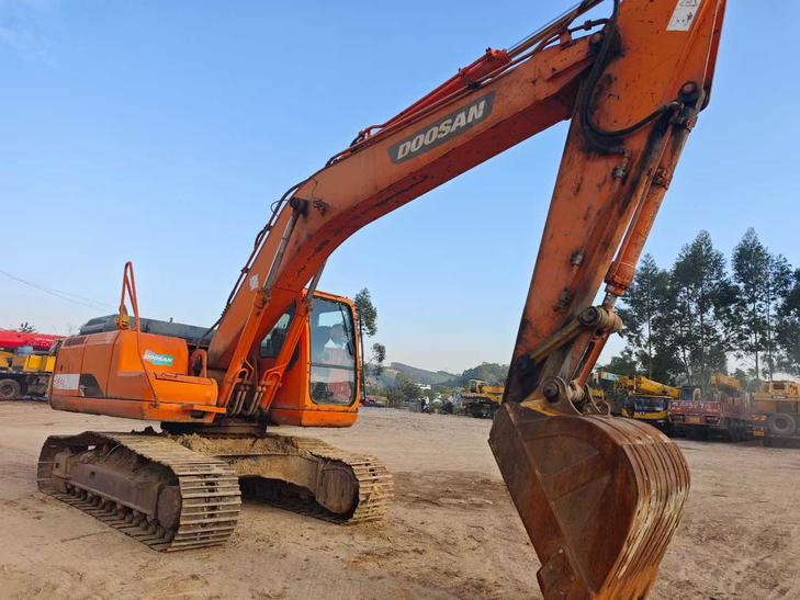 Buy Doosan DX215-9C Used Excavator / 1