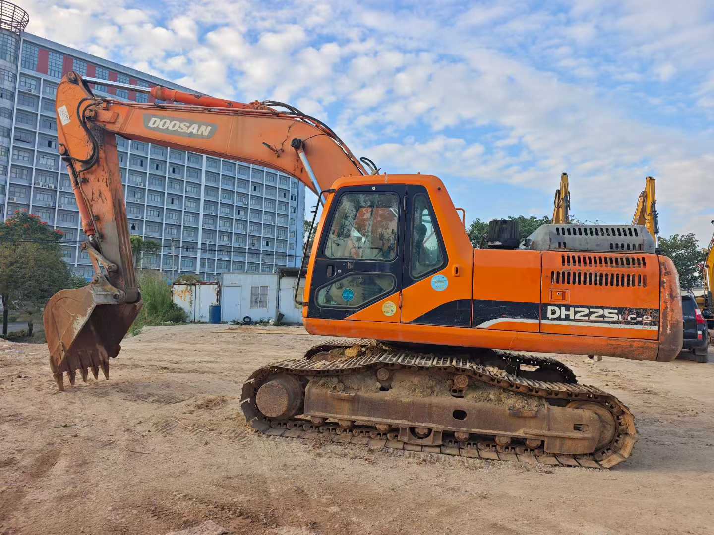 Buy Doosan DX215-9C Used Excavator / 5 Used Doosan DX215-9C Excavator 2014 Model / 5